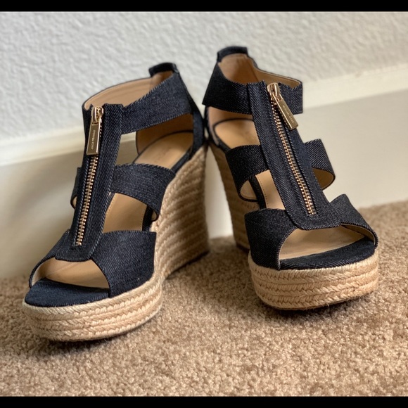 Michael Kors Shoes - Micheal Kors Summer wedge size 7